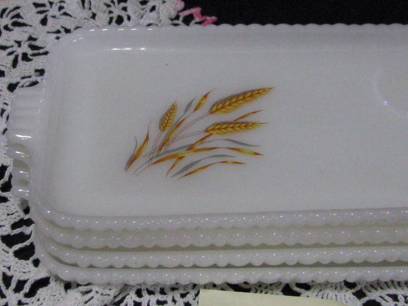 lot 77 image: Wheat Pattern Milk Glass Snack Plates