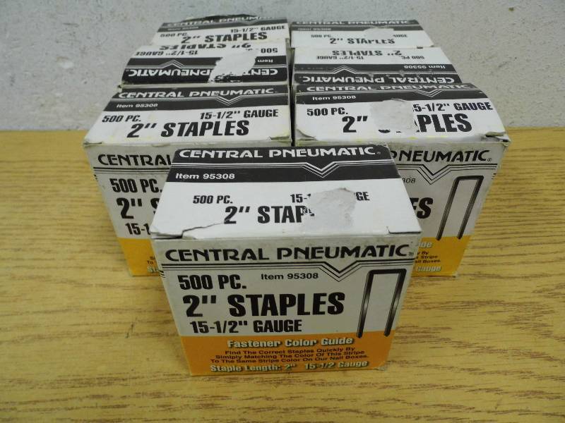 lot 4 image: 7 Boxes of Staples