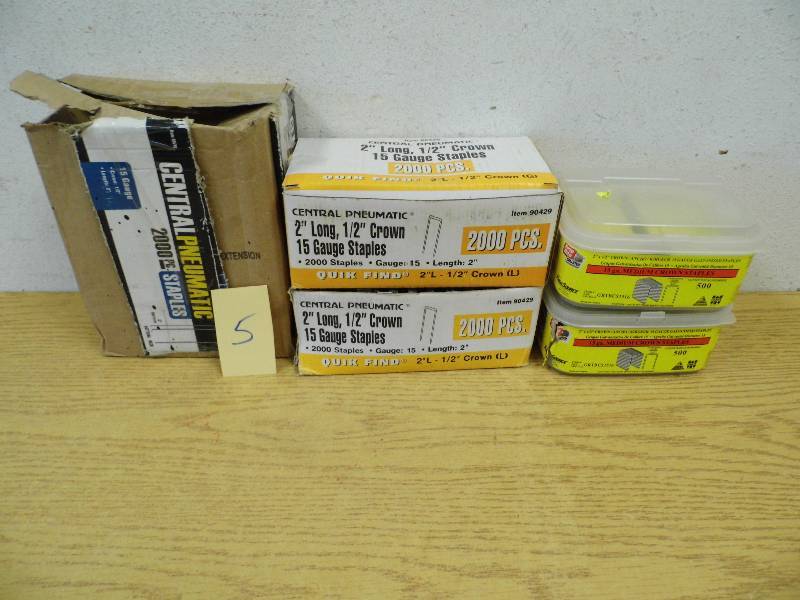 lot 5 image: Staples