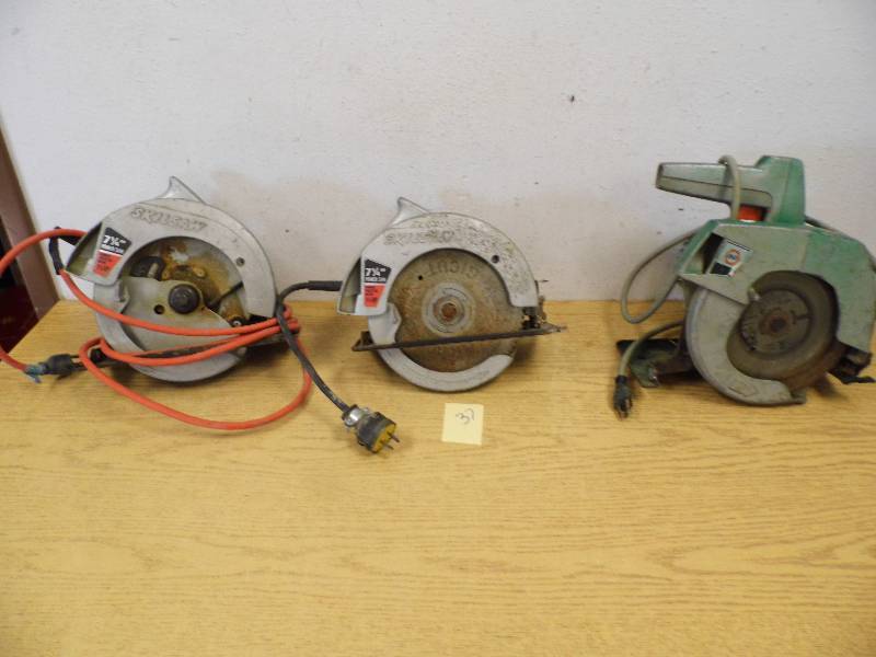 lot 37 image: 3 Circular Saws