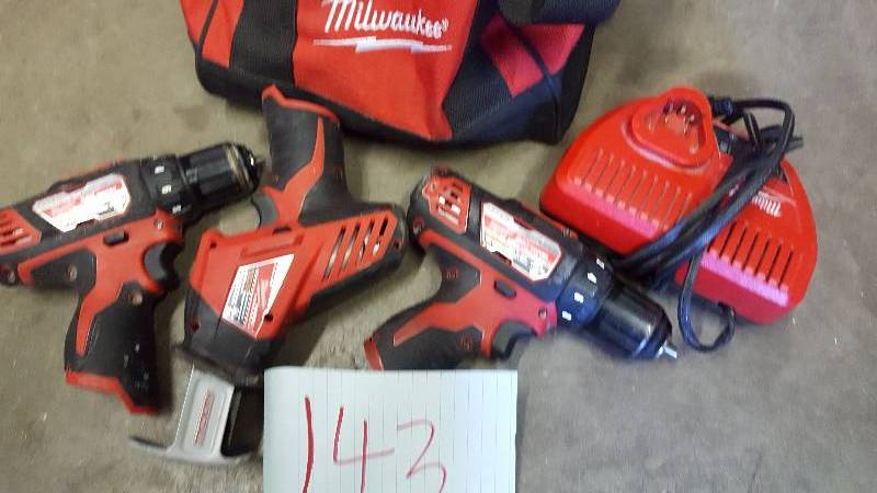 lot 143 image: Lot of assorted M12 Milwaukee Tools in working condition - no batteries or charger included
