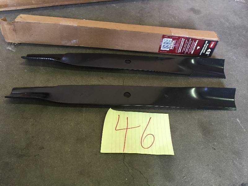 lot 45 image: TORO 42 in. Replacement Blade Kit NEW