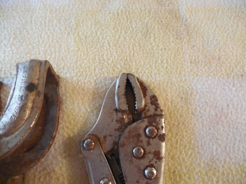lot 10 image: 4 PIECE HANDHEALD VICE GRIP LOT