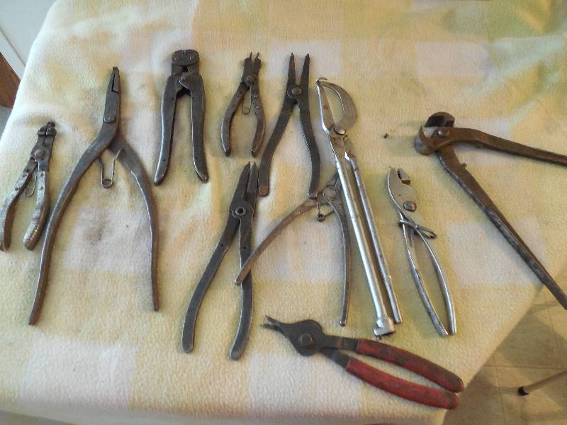lot 11 image: 11 PIECE TOOL SET