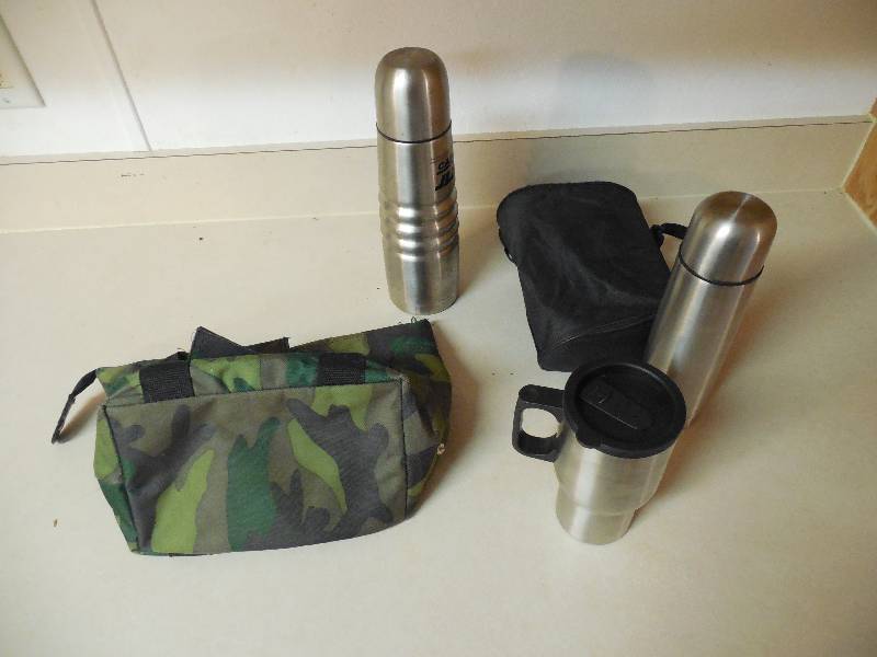 lot 38 image: THERMOS LOT