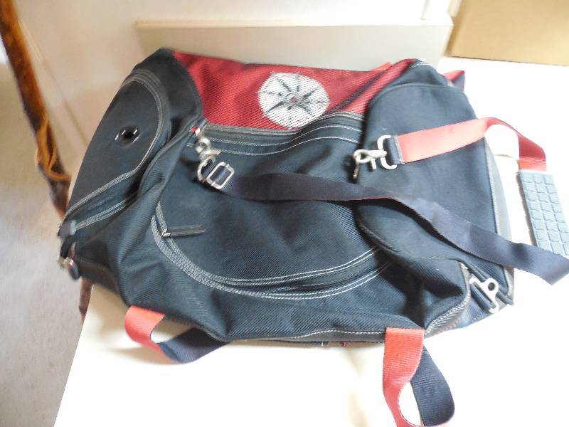 lot 39 image: DUFFLEBAG