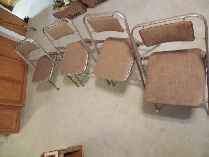 lot 48 image: SET OF FOUR FOLDING CHAIRS