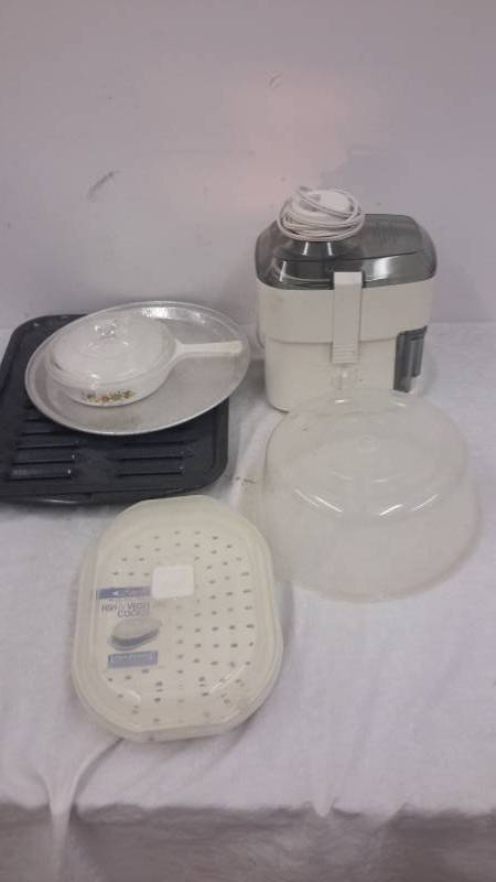 Juicer and kitchenware