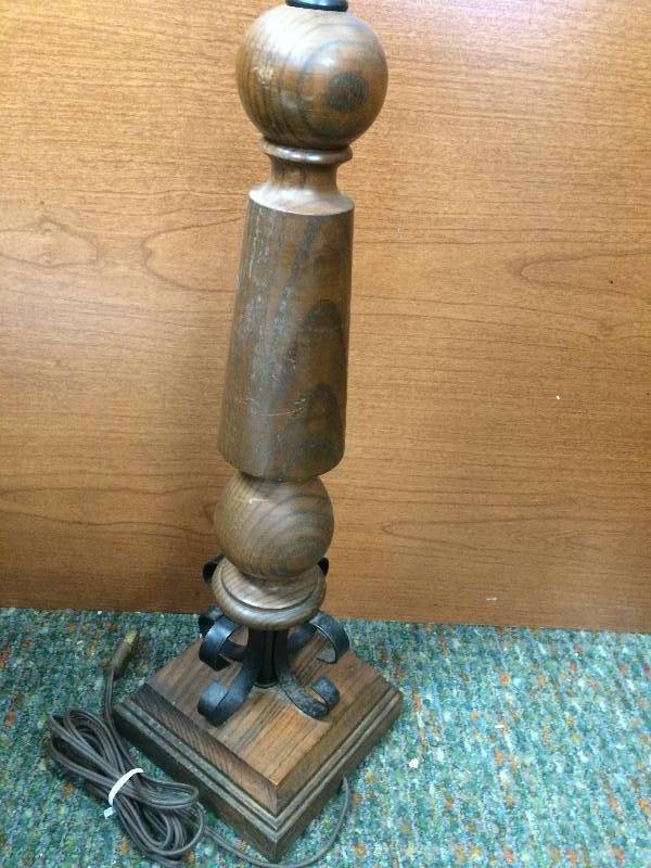 lot 3 image: Wooden Lamp