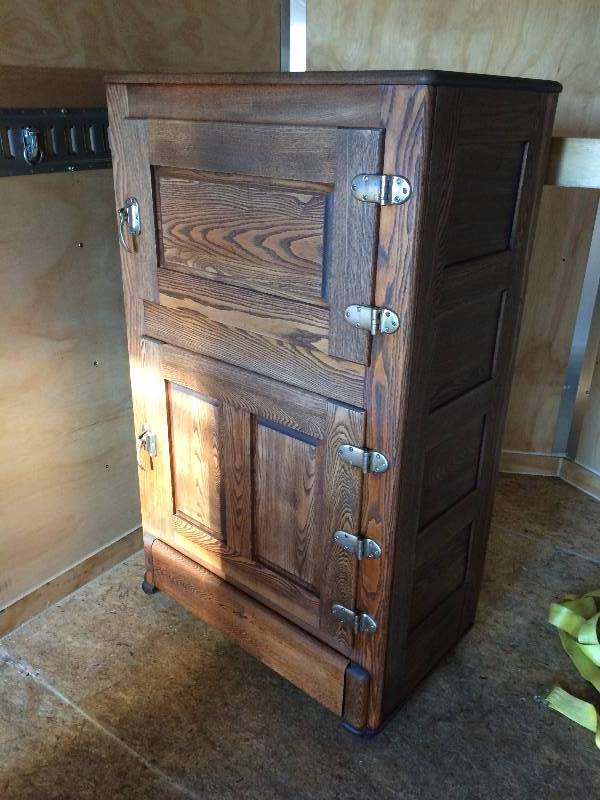 lot 50 image: Vintage Ice Chest