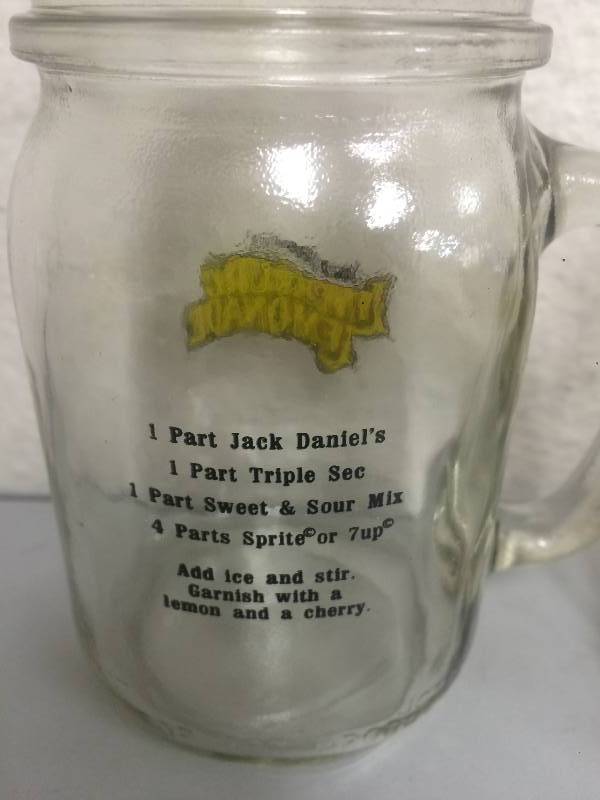 lot 19 image: Jack Daniels Lynchburg Lemonade Glasses