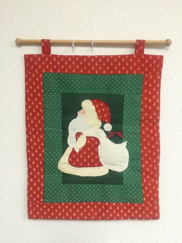 Assorted Wall Hangings