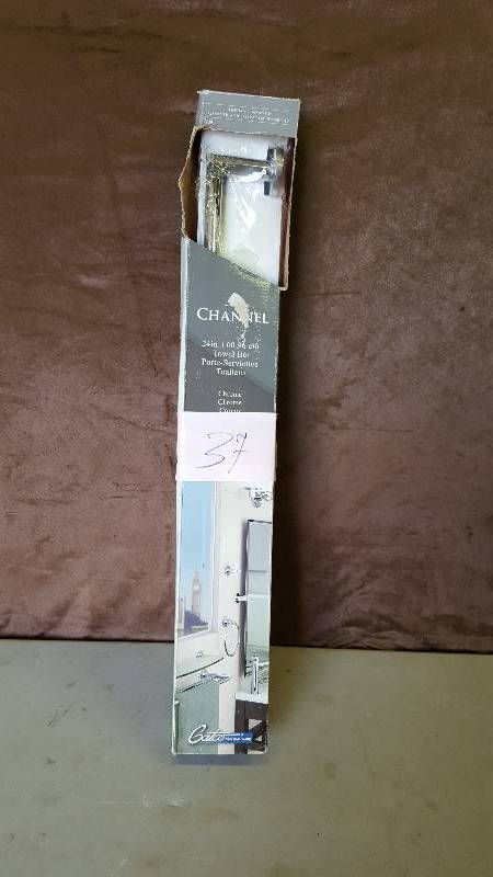 Channel 24 in. Towel Bar in Chrome