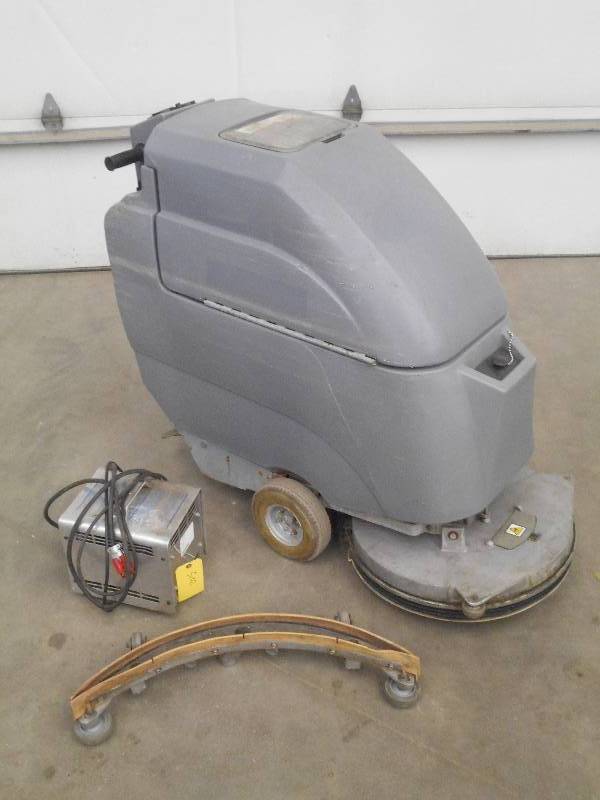 lot 16 image: Nobles AS5300T Commercial 24Volt Fl...