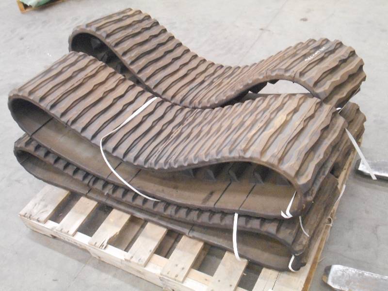lot 17 image: (4) New Commercial Rubber Tracks, U...