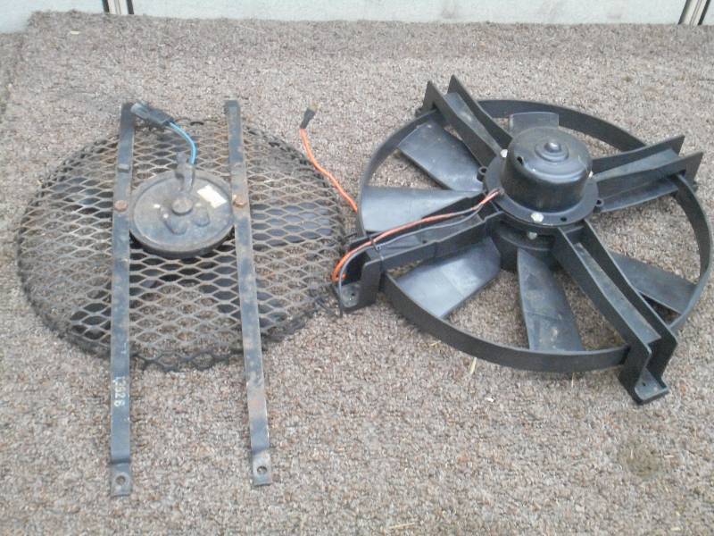 lot 27 image: (2) 12Volt Cooling Fans ...