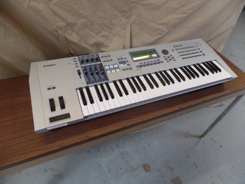 Yamaha Keyboard