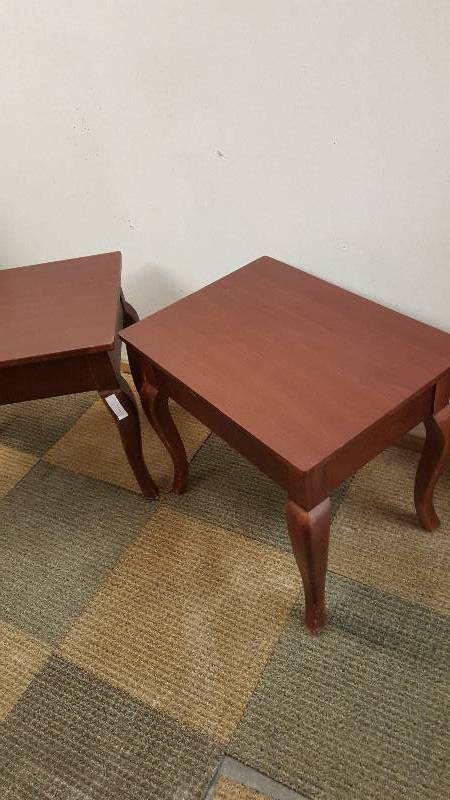 lot 12 image: Dark wood Coffee Table and 2 Matching End Tables. Plus 2 Table Lamps.