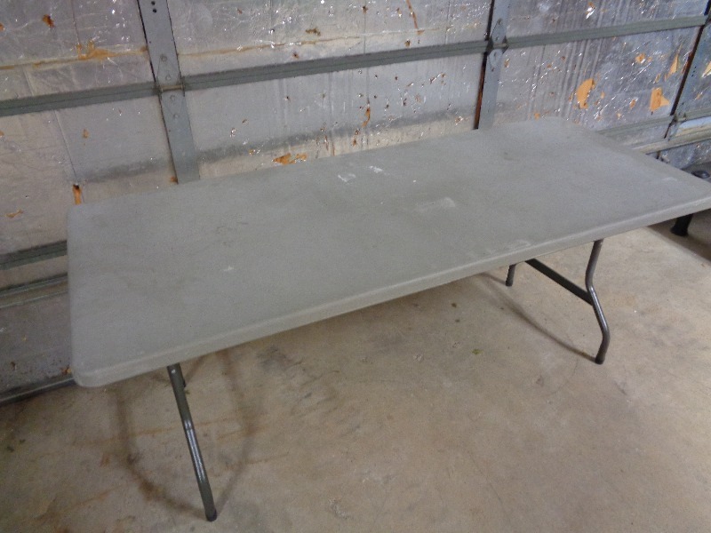 lot 30 image: 6 Ft Plastic Folding Table