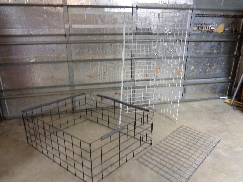 lot 34 image: Assorted Merchandising Steel Grid