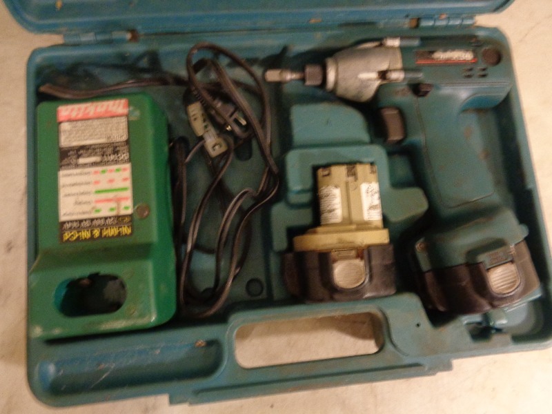 lot 41 image: Makita 14 Impact with Case, Battery Charger, and More