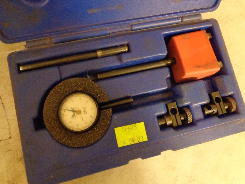 lot 45 image: Central Tools Dial Indicator Set