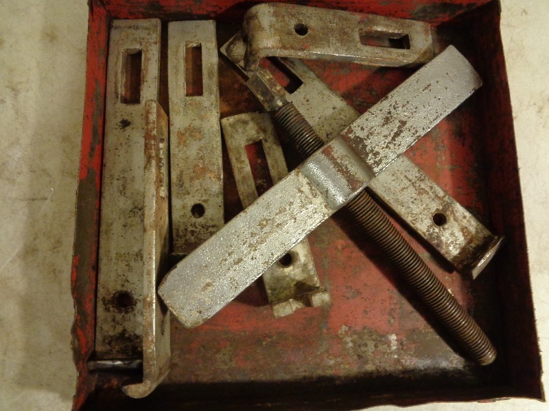 lot 52 image: Large Proto Pulling Tool
