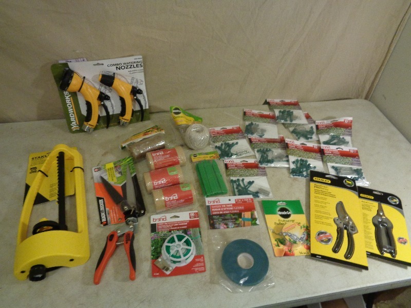 lot 59 image: New Lawn and Garden Tools