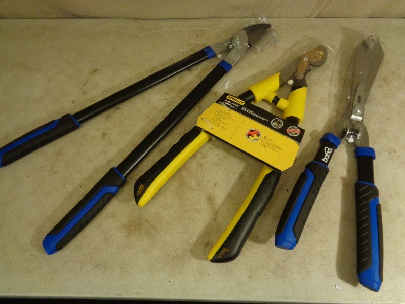 lot 63 image: New Loppers, Trimmers.