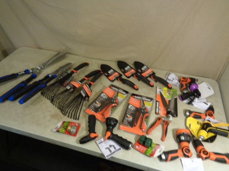 lot 78 image: New Black and Decker and Bond Tools