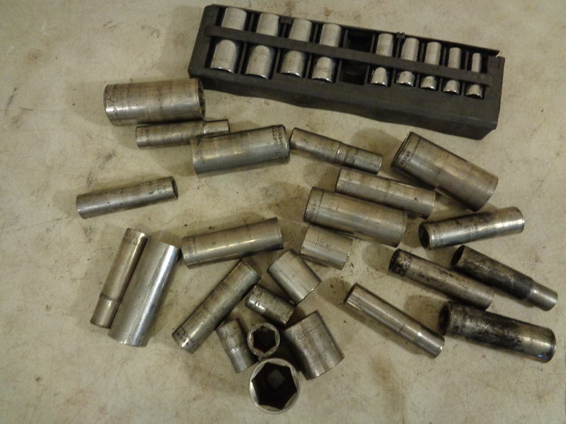 lot 90 image: Craftsman Sockets