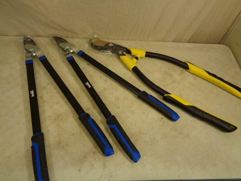 lot 108 image: 3 New Lawn and Garden Loppers