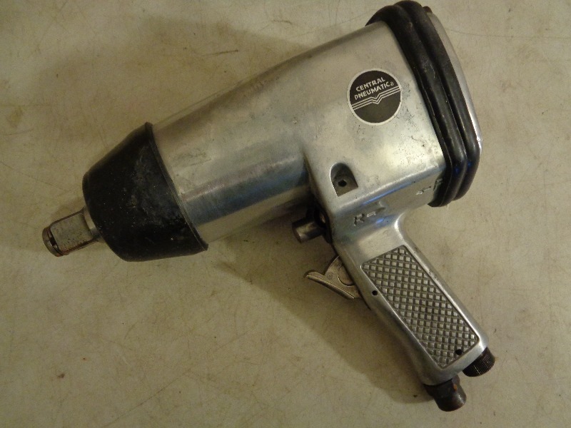 lot 127 image: New Central Pneumatic 34 Impact