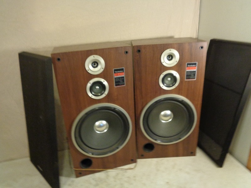 lot 142 image: Technics SB-K14 Speakers