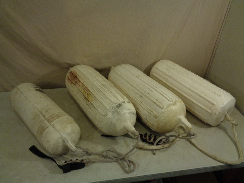 lot 167 image: 4 Boat  Dock Bumpers