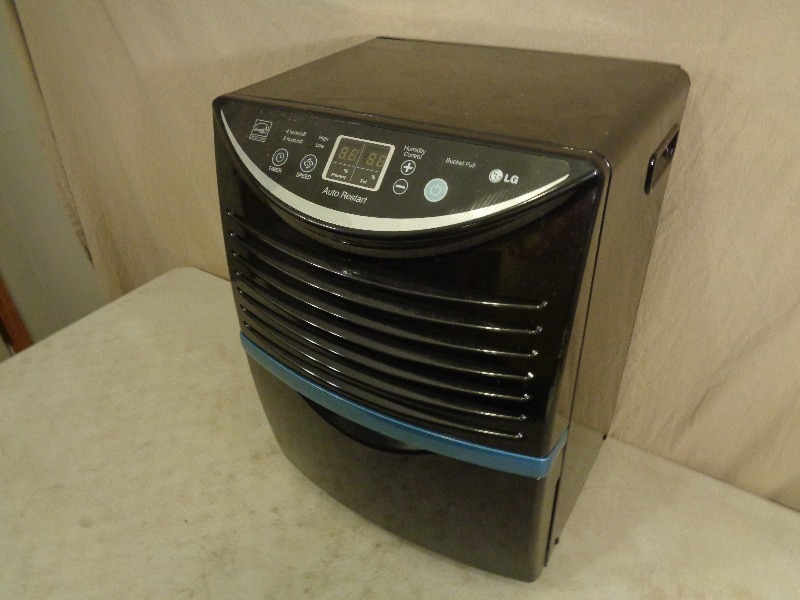 lot 40D image: LG Dehumidifier