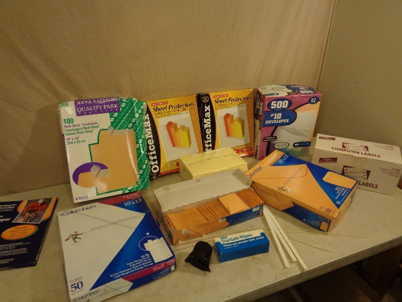 lot 211 image: Office Supplies