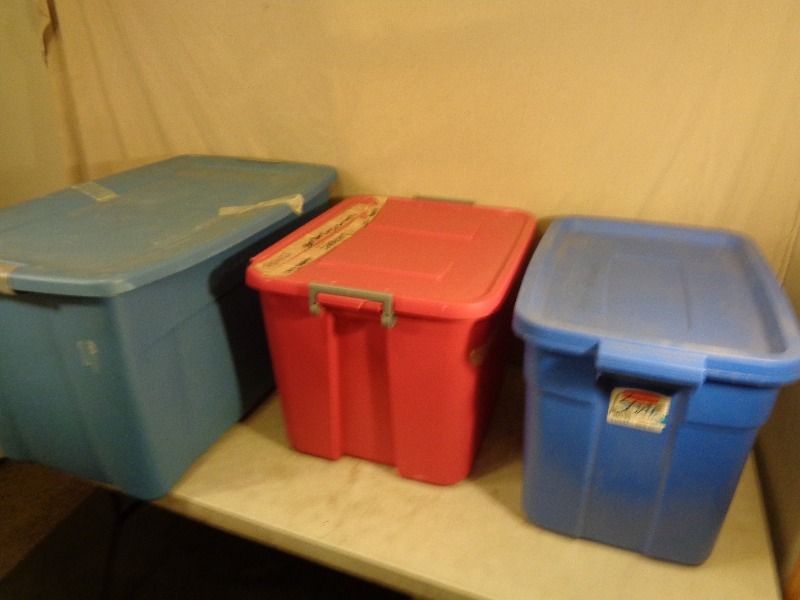 lot 214 image: 3 Totes with Lids