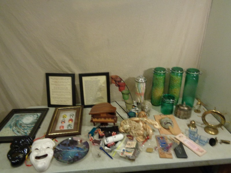 lot 219 image: Household Items
