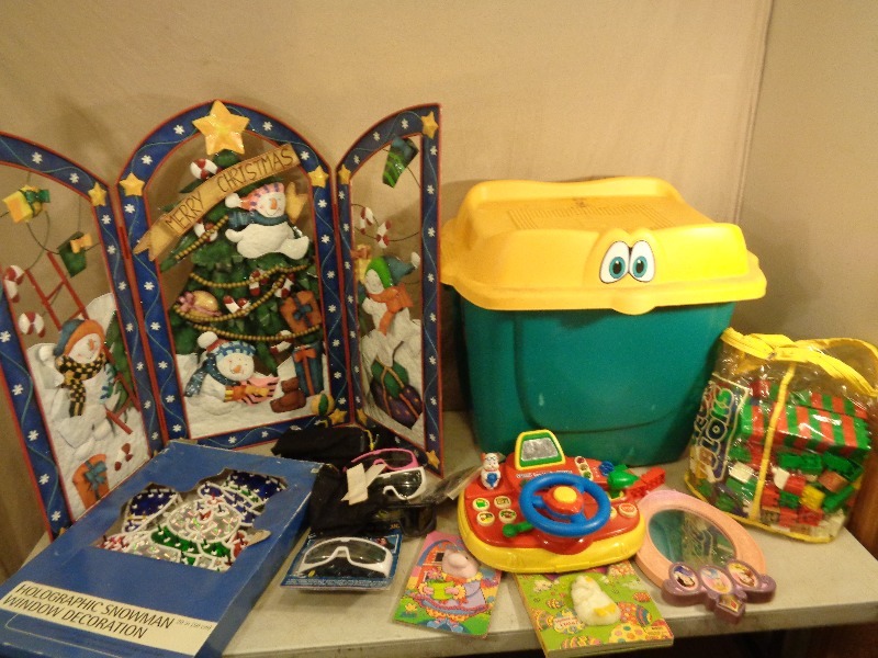 lot 222 image: Toys and Decor