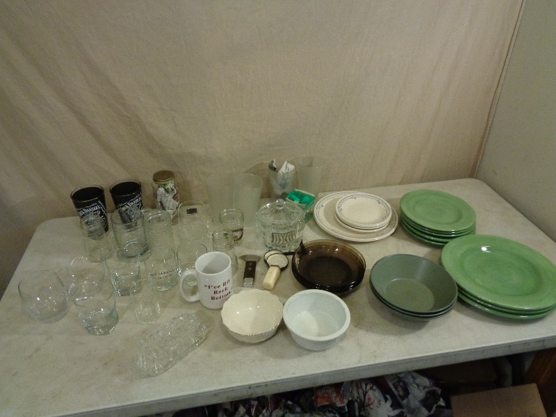 lot 227 image: Jack Daniels Glasses, DIshes, and More