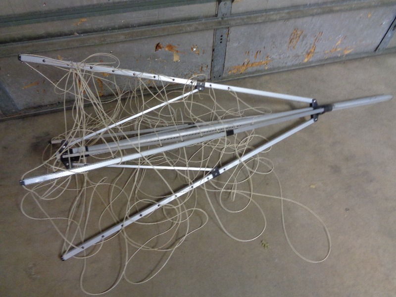 lot 183 image: Aluminum Collapsible Clothesline