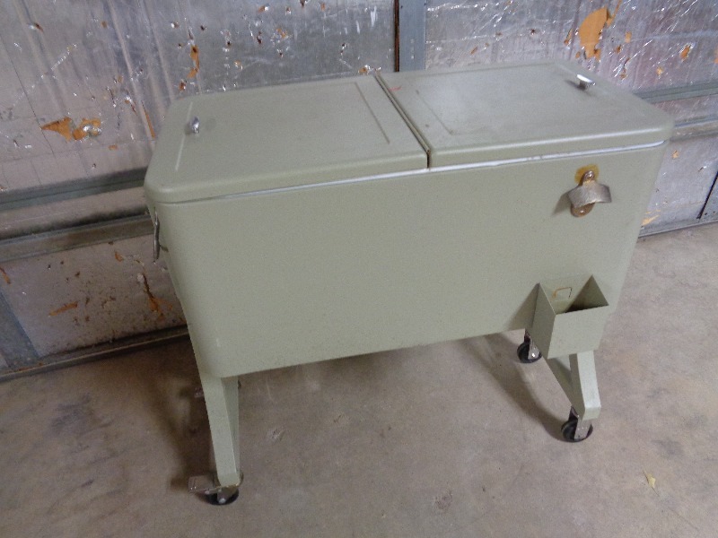 lot 185 image: Cooler on Stand
