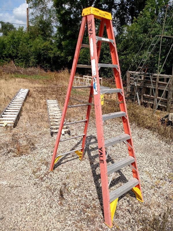Werner 8 Fiberglass Step Ladder...