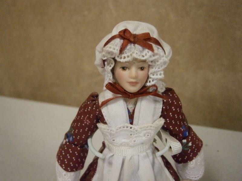 Early American Doll Avon 1987