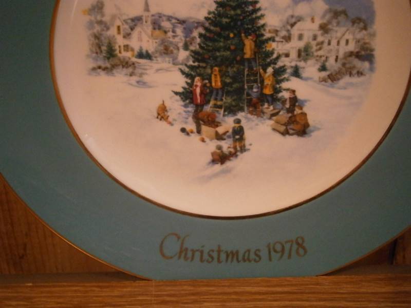 Avon Christmas Plate 1978