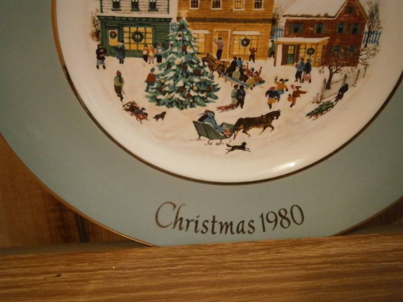 Avon Christmas Plate 1980