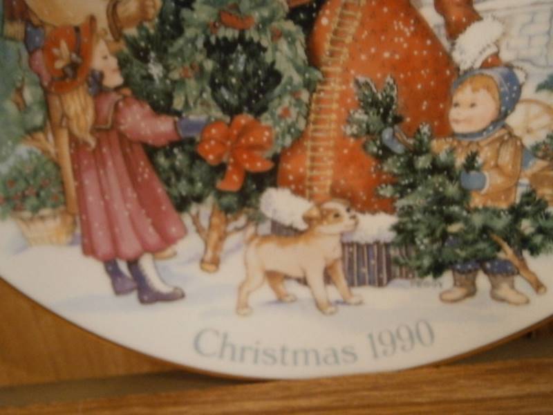 Avon Christmas Plate 1990