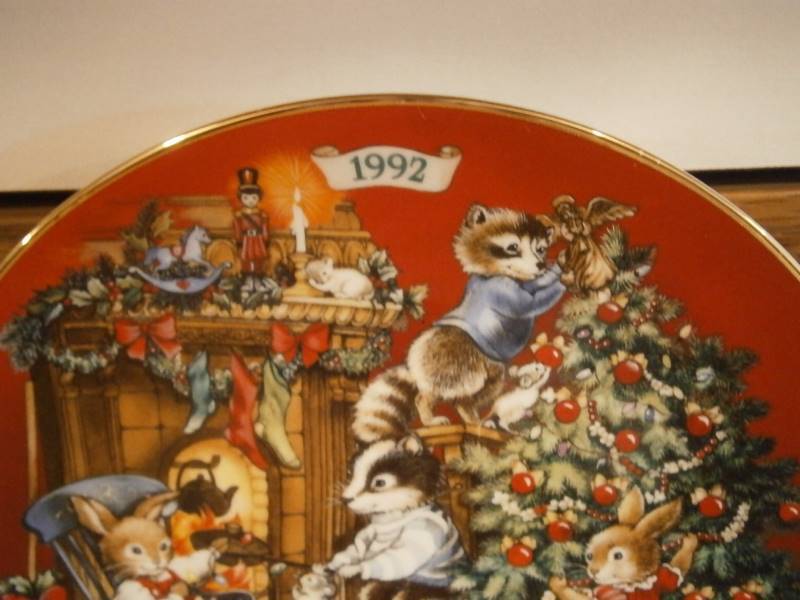 Avon Christmas Plate 1992