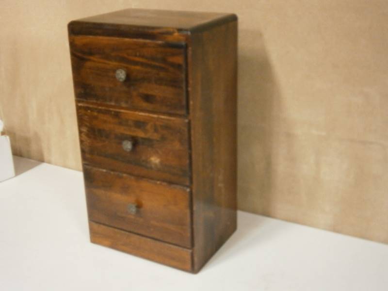 Vintage Dresser 15x12x28